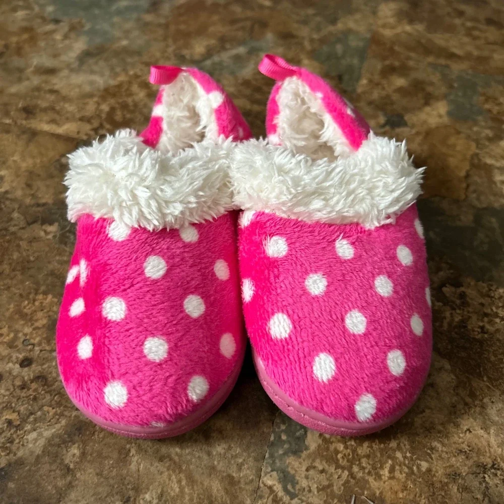 Toddler Slippers Girls Size Small 5-6 Pink White Polka Dot Lined Slip On Shoes